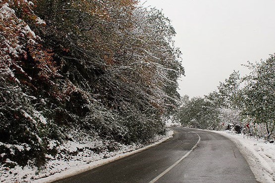 بارش برف و باران در محورهای هفت استان