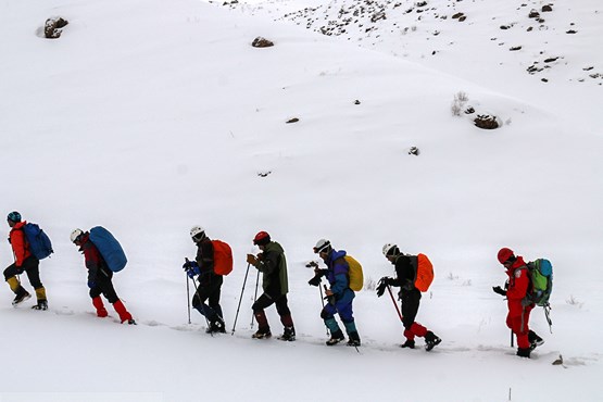 فرصت 12 تا 18 ساعته امدادگران برای جستجو در دنا