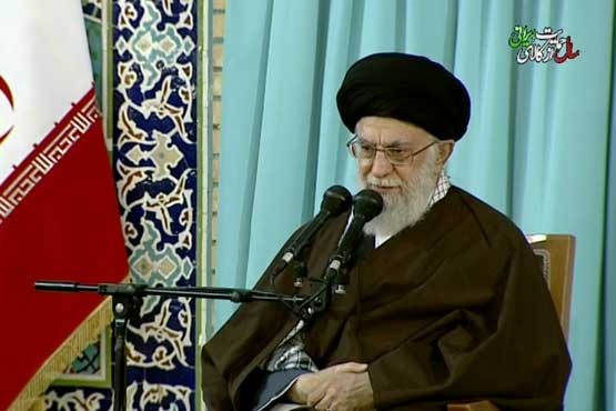 سخنرانی مقام معظم رهبری در حرم رضوی آغاز شد/ رهبر انقلاب: عده ای از آزادی استفاده می کنند و می گویند آزادی وجود ندارد +عکس