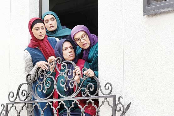 تنهایی پوران جایش را به همدلی داده است