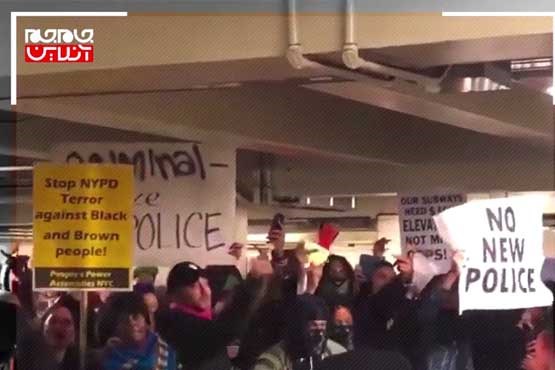 فیلم | واکنش متفاوت نیویورکی ها به رفتار وحشیانه پلیس آمریکا با یک سیاهپوست