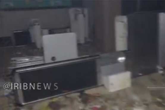 فیلم | غارت فروشگاه به دست اغتشاشگران در ملارد