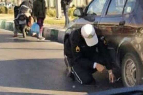 اقدام تحسین برانگیز سرباز راهنمایی و رانندگی +عکس