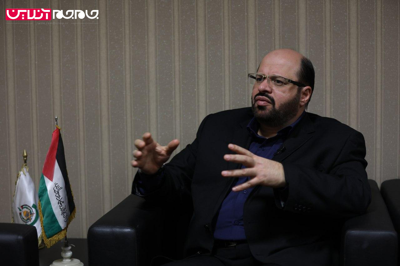 آن سه کشور عربی به مردم فلسطین خنجر زدند / سردار سلیمانی استخوانی در گلوی دشمن بود