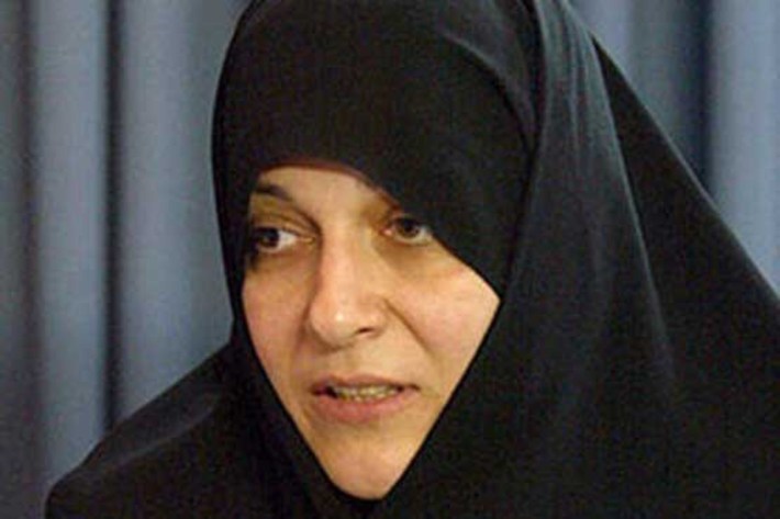 منتخب مردم تهران در مجلس یازدهم می گوید در حال حاضر نمایندگان مجلس شورای اسلامی هیچ مسئولیتی در قبال رای خود ندارند این در حالی است که طرح شفافیت آرای نمایندگان از فساد و لابی گری جلوگیری می کند.