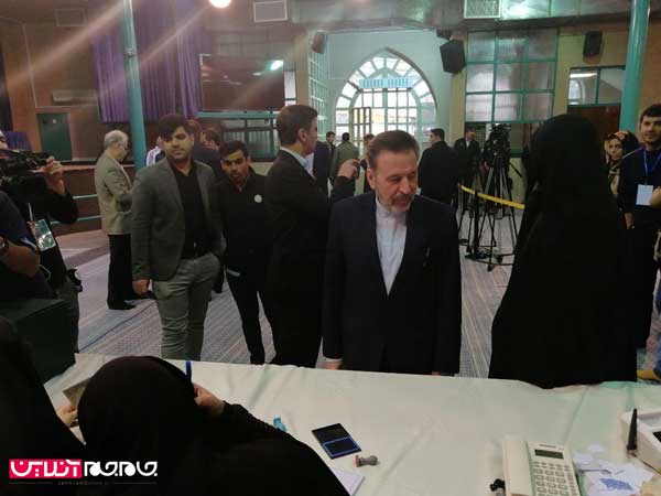 حضور جمعی از مسئولین در انتخابات مجلس و خبرگان رهبری در جماران (+تصاویر) حضور جمعی از مسئولین در انتخابات مجلس و خبرگان رهبری در جماران (+تصاویر)