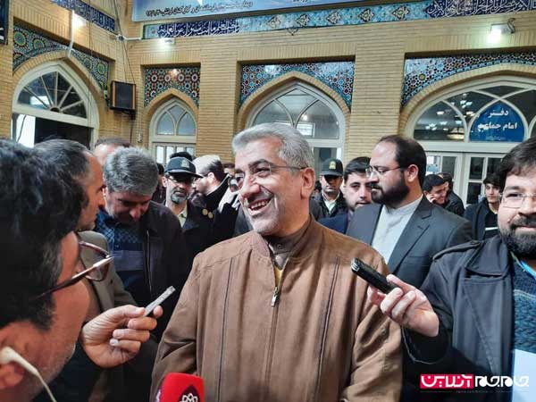 تصاویر جام جم آنلاین از حضور پرشور مردم در مسجد لرزاده (+تصاویر) تصاویر جام جم آنلاین از حضور پرشور مردم در مسجد لرزاده (+تصاویر)