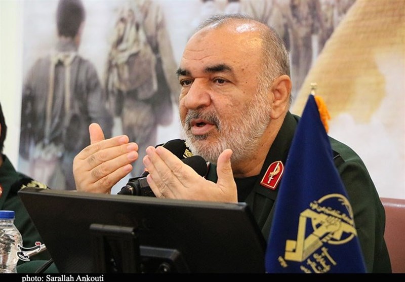 فرمانده کل سپاه روز ارتش را به سرلشکر موسوی تبریک گفت فرمانده کل سپاه روز ارتش را به سرلشکر موسوی تبریک گفت