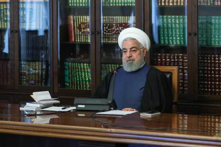 رئیس جمهور روز شنبه بیان اینکه ارزیابی های دستگاه های مرتبط از جمله وزارت بهداشت و درمان از اجرای یک هفته‌ای طرح فاصله‌گذاری هوشمند در استان‌ها حکایت از همراهی و همکاری نسبتا رضایت‌بخش مردم دارد، گفت: همکاری مردم با اجرای طرح فاصله‌گذاری هوشمند موجب کاهش روند گسترش بیماری در برخی‌ استان‌ها و ایجاد روند ثابت در دیگر استان‌ها شده است.