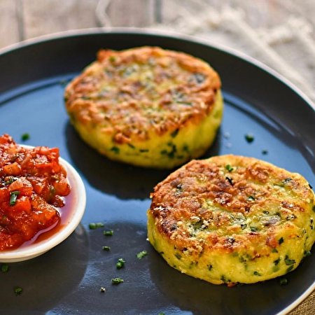 طرز تهیه کوکو تره سیب زمینی