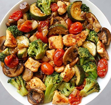 طرز تهیه “خوراک مرغ وسیرو سبزیجات” همراه با نکات اصولی