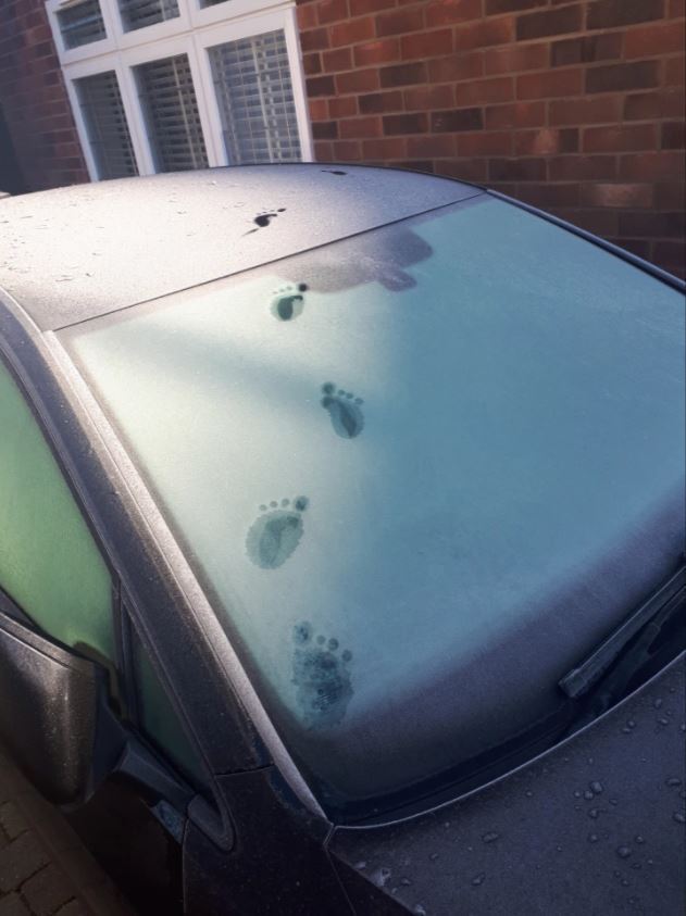 رمز و راز ظاهر شدن ردپایی عجیب روی اتومبیل +عکس