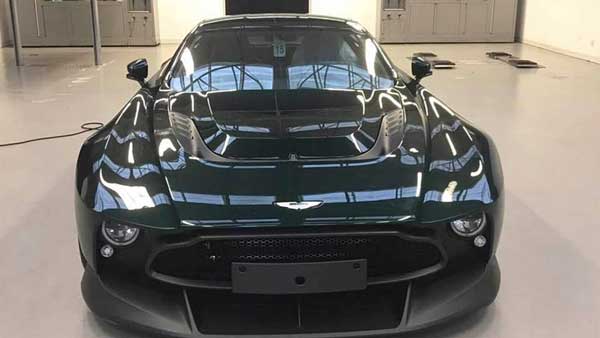 ویکتور، آقای خاص استون مارتین! (+تصاویر) ویکتور، آقای خاص استون مارتین! (+تصاویر)