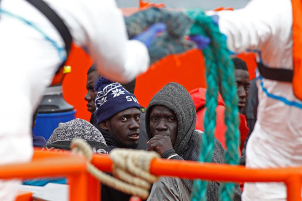 تلاش ناامیدانه برای یافتن مفقودان یک حادثه طبیعی (تصاویر)