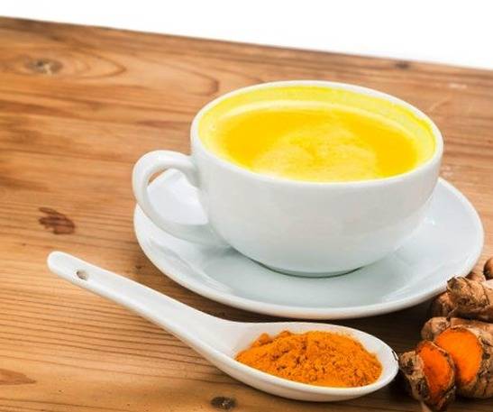 طرز تهیه نوشیدنی زردچوبه و لیمو