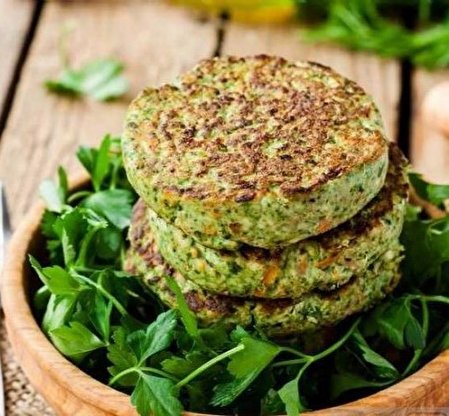 طرز تهیه کوکوی کلم بروکلی و سیب زمینی خوشمزه