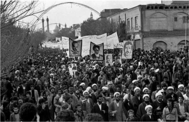 سرآغاز یک تحول بزرگ و پیروزی انقلاب اسلامی سرآغاز یک تحول بزرگ و پیروزی انقلاب اسلامی