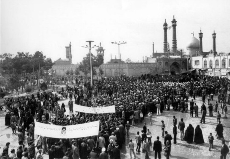 سرآغاز یک تحول بزرگ و پیروزی انقلاب اسلامی سرآغاز یک تحول بزرگ و پیروزی انقلاب اسلامی