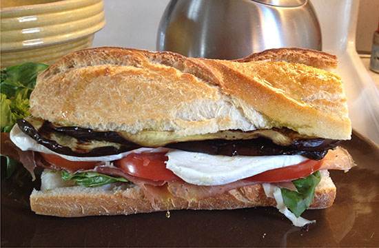 طرز تهیه ساندویچ بادمجان پنیری طرز تهیه ساندویچ بادمجان پنیری