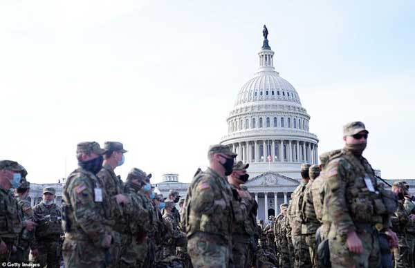 آماده باش امنیتی در ۵۰ ایالت آمریکا (+تصاویر) آماده باش امنیتی در ۵۰ ایالت آمریکا (+تصاویر)