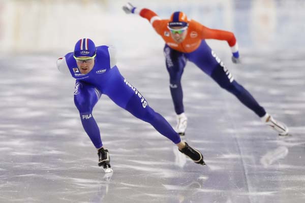 به دنبال بازماندگان زلزله؛ 2 روز بعد از زلزله / صعود 320 متری ورزشکار معلول (گزارش تصویری)