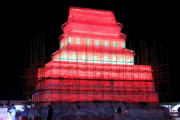 نمایشگاه قلعه های یخی در چین (تصاویر)