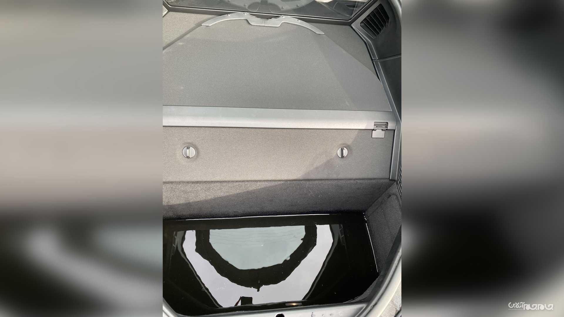 تشکیل دریاچه‌ای از آب در محفظه بار ب ام و i8 خبر ساز شد+عکس