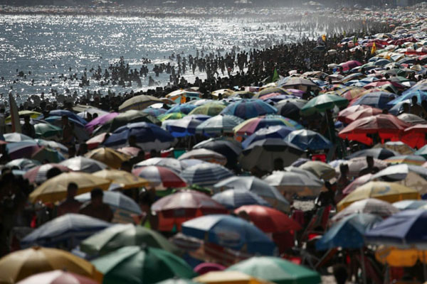 ازدحام در سواحل، در اوج کرونا / گریه پناه جویانی که «برگشت» خوردند (گزارش تصویری) ازدحام در سواحل، در اوج کرونا / گریه پناه جویانی که «برگشت» خوردند (گزارش تصویری)
