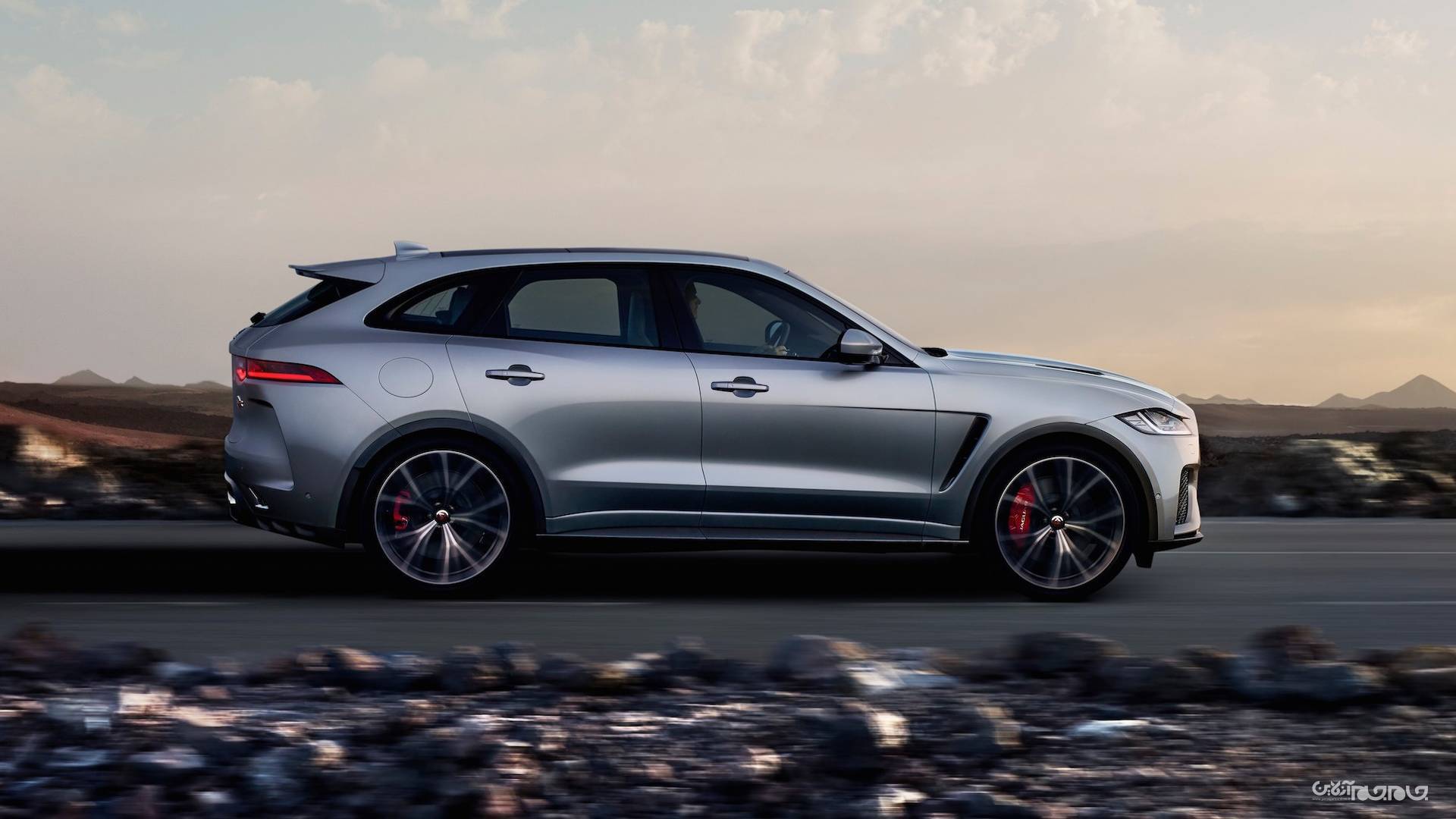 جگوار لندرور، کراس‌اوور برقی J-Pace را با هدف رقابت با تسلا مدل X راهی بازار می کند+عکس