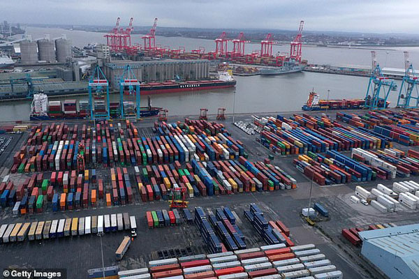 مونولیت با ظاهر جدید در کالیفرنیا / بقایای انسانی در انفجار نشویل (تصاویر)