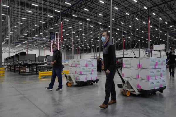 باز هم طوفان در بریتانیا /  نوزادی با بیماری کرونا  (تصاویر) باز هم طوفان در بریتانیا /  نوزادی با بیماری کرونا  (تصاویر)