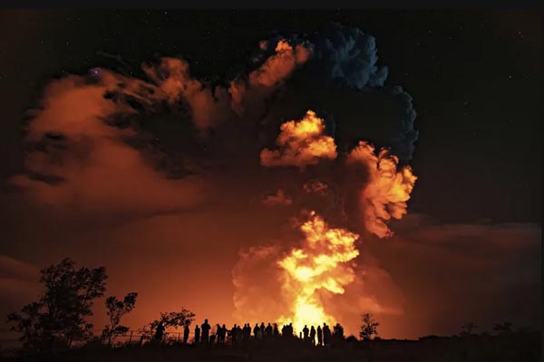 باز هم طوفان در بریتانیا /  نوزادی با بیماری کرونا  (تصاویر) باز هم طوفان در بریتانیا /  نوزادی با بیماری کرونا  (تصاویر)