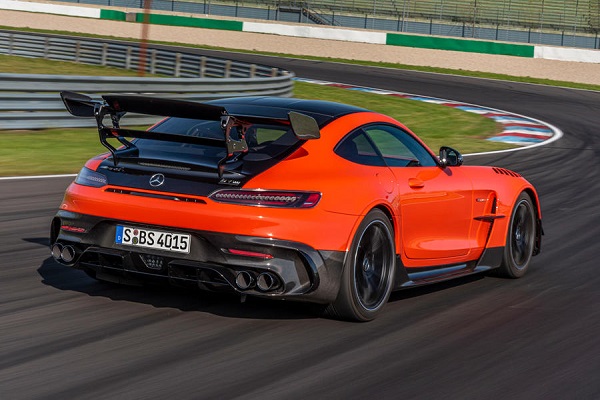 رکورد جدید مرسدس AMG GT سری سیاه در پیست نوربرگرینگ رکورد جدید مرسدس AMG GT سری سیاه در پیست نوربرگرینگ