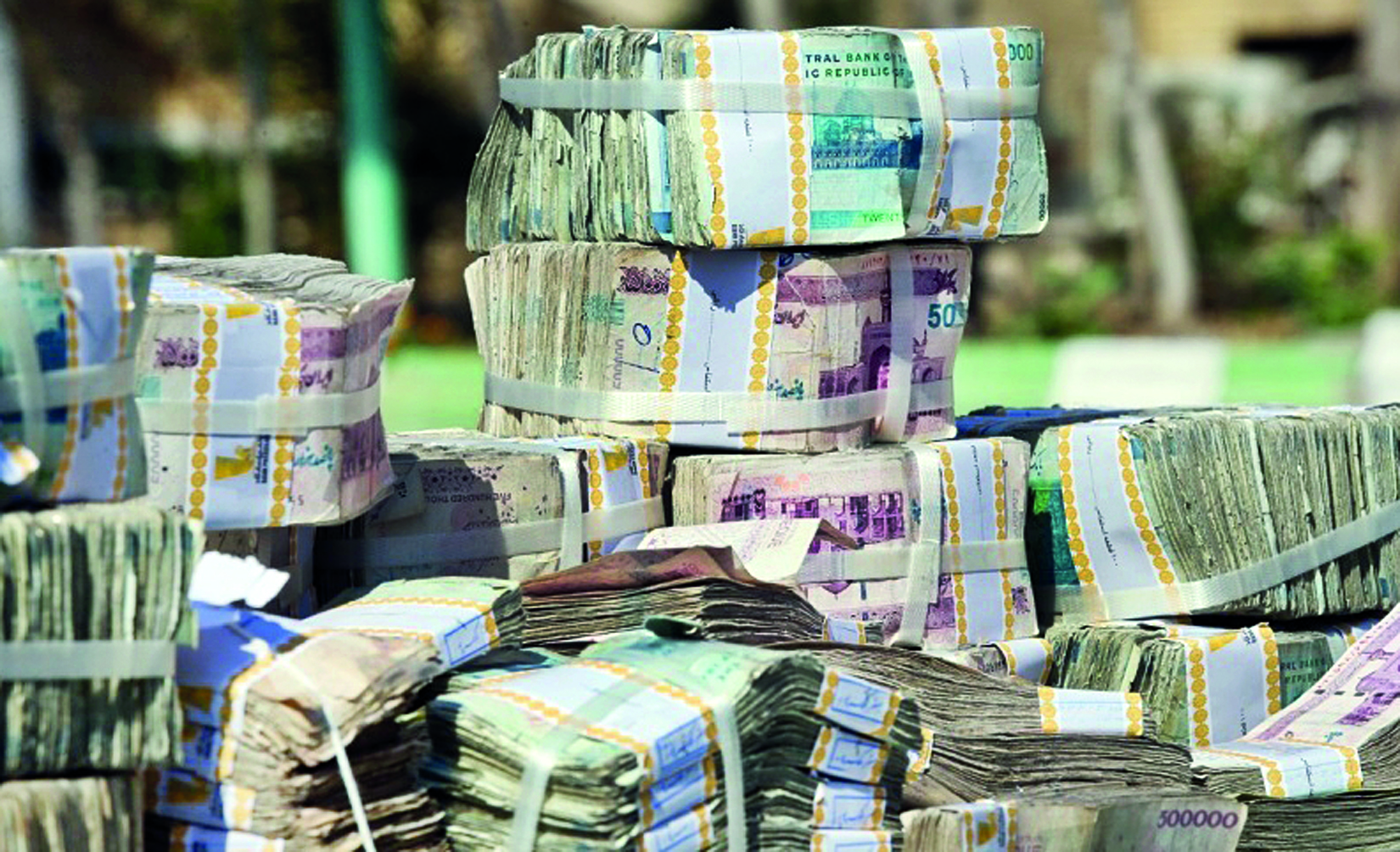 فرش قرمز فقط برای تولید ایرانی