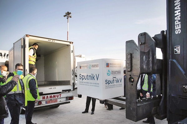 واکسن وارد شد؛ چه کسانی در اولویت هستند؟