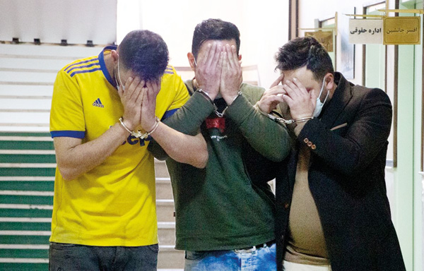 نقشه پیشکار برای سرقت از زن مقیم انگلیس (+عکس) نقشه پیشکار برای سرقت از زن مقیم انگلیس (+عکس)