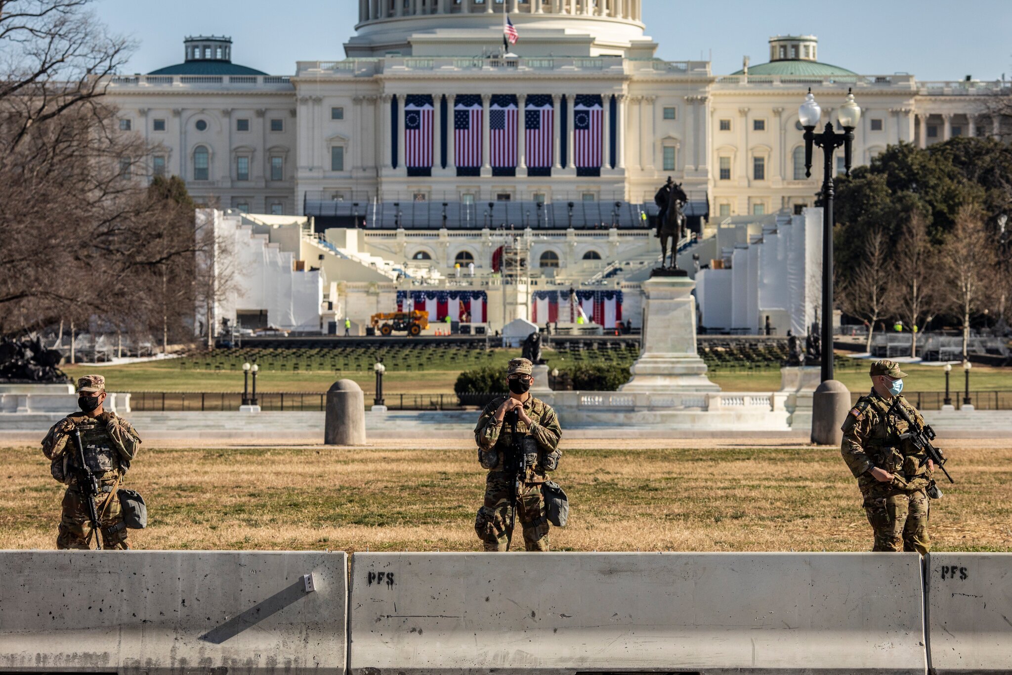 تشدید تدابیر امنیتی در کنگره آمریکا در آستانه استیضاح ترامپ + عکس
