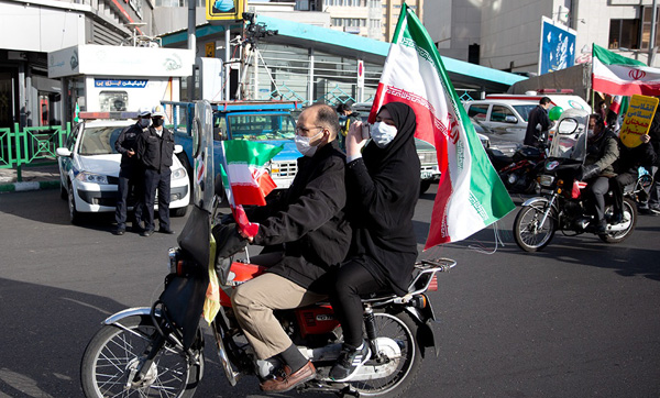 راهپیمایی ۲۲ بهمن بصورت خودرویی و موتوری آغاز شد (+تصاویر) راهپیمایی ۲۲ بهمن بصورت خودرویی و موتوری آغاز شد (+تصاویر)