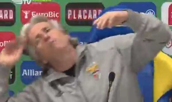 اقدام خبرساز سرمربی بنفیکا / شبیه‌سازی را متوقف کنید (+عکس)