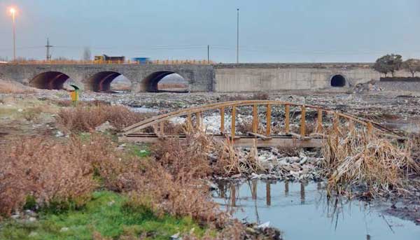 تاریخ در محاصره زباله (+تصاویر)