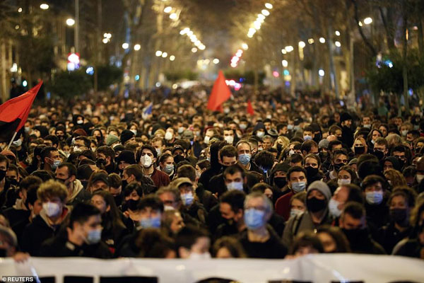 آتش به جان کاتالان (تصاویر) آتش به جان کاتالان (تصاویر)