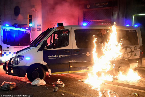 آتش به جان کاتالان (تصاویر) آتش به جان کاتالان (تصاویر)