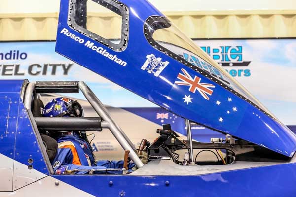 سریعترین خودروی جهان ساخته شد (+تصاویر) سریعترین خودروی جهان ساخته شد (+تصاویر)