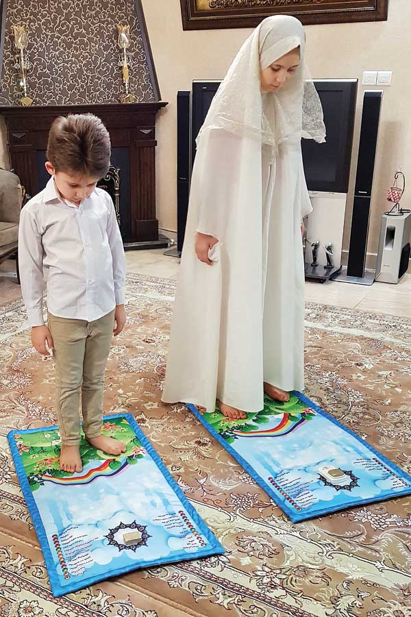 راهکار فناورانه آموزش نماز با اولین سجاده نماز من