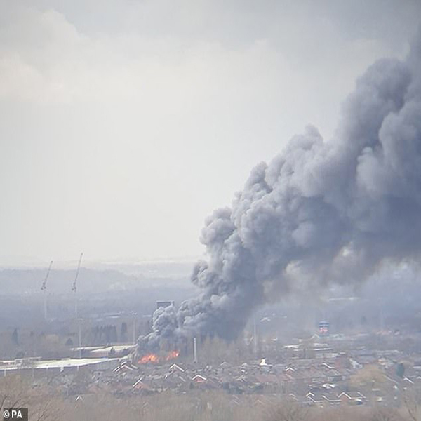 ادامه غوغا در کاتالان برای یک رپر / بمبی که گربه شد! (گزارش تصویری) ادامه غوغا در کاتالان برای یک رپر / بمبی که گربه شد! (گزارش تصویری)