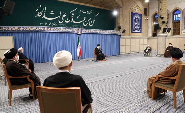 اعضای مجلس خبرگان رهبری با رهبر انقلاب دیدار کردند (+عکس) اعضای مجلس خبرگان رهبری با رهبر انقلاب دیدار کردند (+عکس)