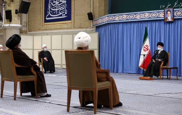 اعضای مجلس خبرگان رهبری با رهبر انقلاب دیدار کردند (+تصاویر) اعضای مجلس خبرگان رهبری با رهبر انقلاب دیدار کردند (+تصاویر)