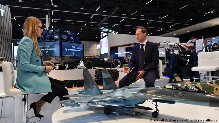 بازار داغ خرید و فروش تسلیحات در ابوظبی به روایت تصویر