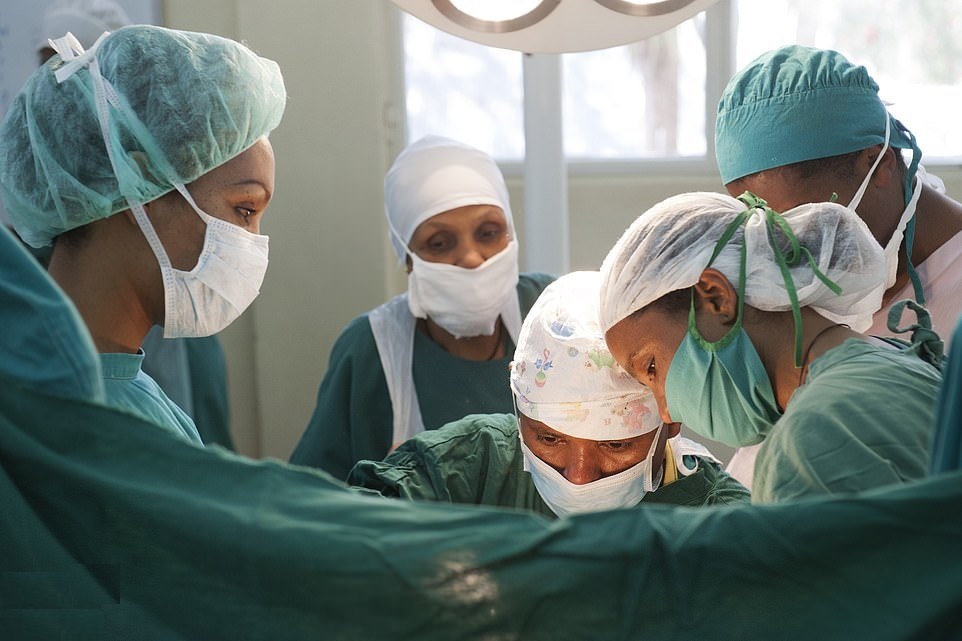 جراح موفقی که سواد خواندن و نوشتن ندارد!