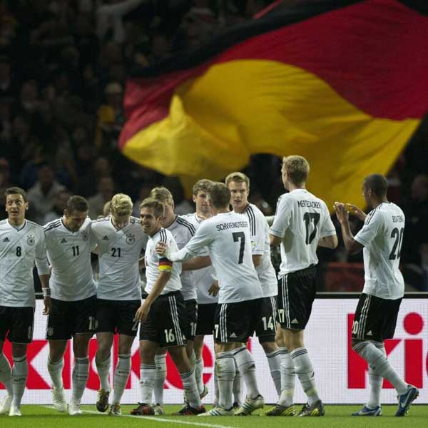 هشداری که آلمانها توجه نکردند؛ زلاتان و دوستانش را عصبانی نکنید (+تصاویر) هشداری که آلمانها توجه نکردند؛ زلاتان و دوستانش را عصبانی نکنید (+تصاویر)